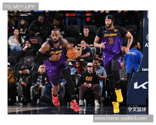 2000年湖人与快船的激烈对决回顾及其对洛杉矶篮球的影响分析